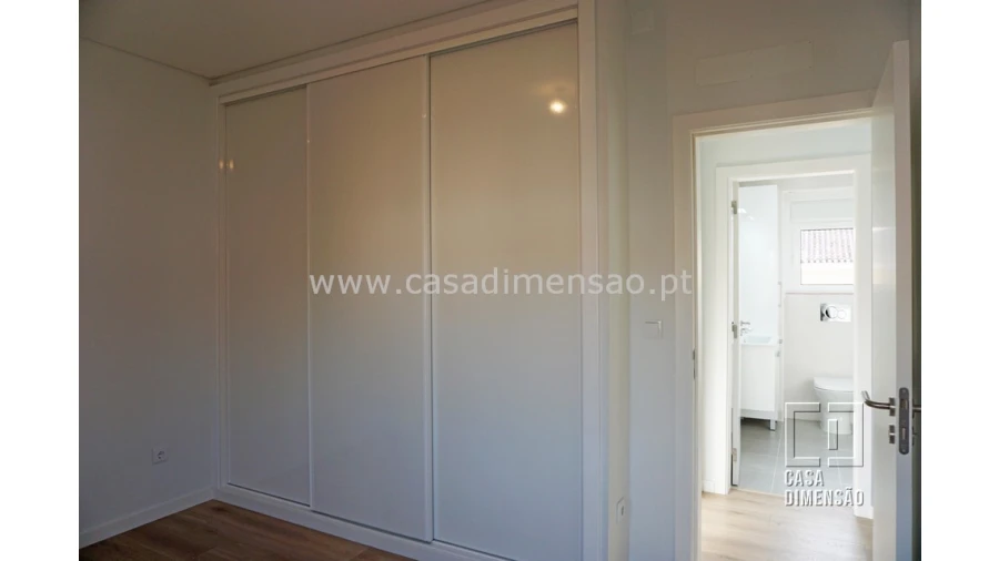Apartamento T2 para Venda em Alvalade Foto 18