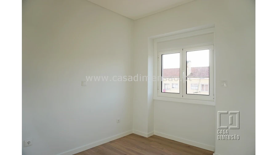 Apartamento T2 para Venda em Alvalade Foto 19