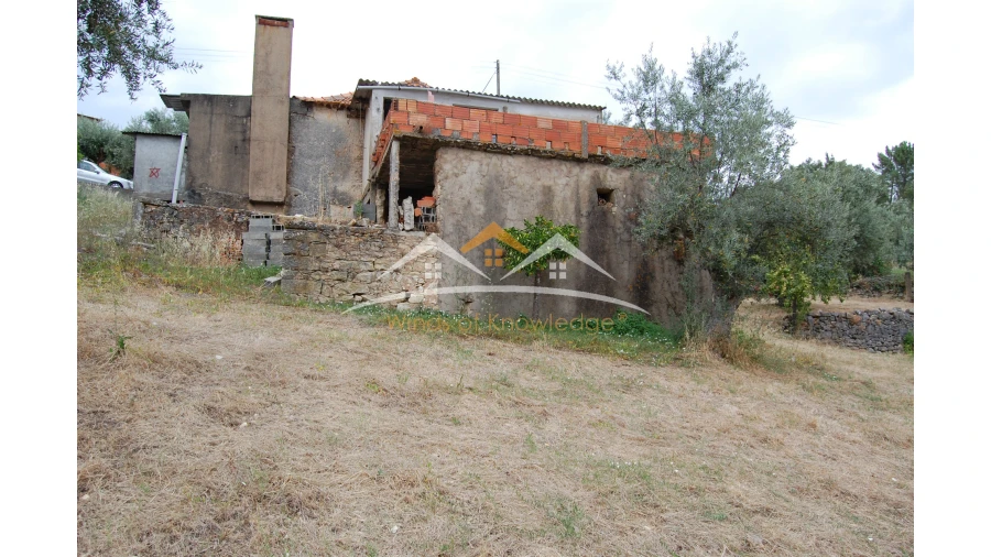 Moradia T3 para Venda em Além da Ribeira e Pedreira Foto 10