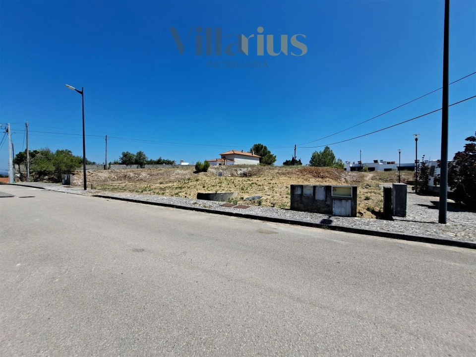 Terreno para Venda em São João Baptista e Santa Maria dos Olivais Foto 2