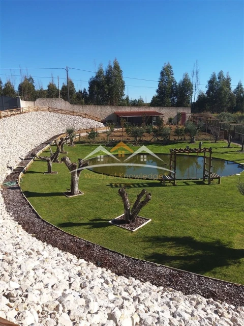 Moradia T4 para Venda em Serra e Junceira