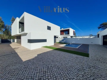 Moradia T5 para Venda em Nossa Sra de Fatima