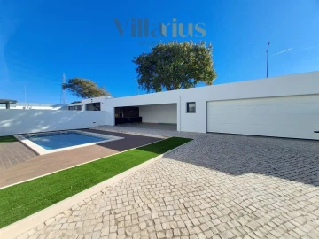 Moradia T5 para Venda em Nossa Sra de Fatima