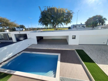 Moradia T5 para Venda em Nossa Sra de Fatima