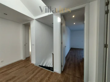 Moradia T5 para Venda em Nossa Sra de Fatima