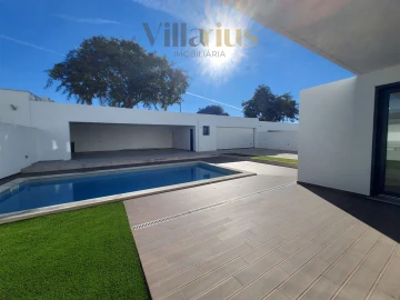 Moradia T5 para Venda em Nossa Sra de Fatima