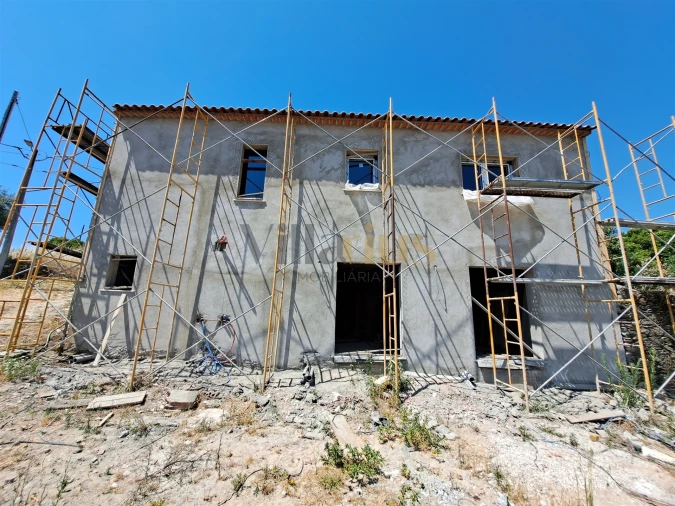 Moradia T3 para Venda em Olalhas Foto 3