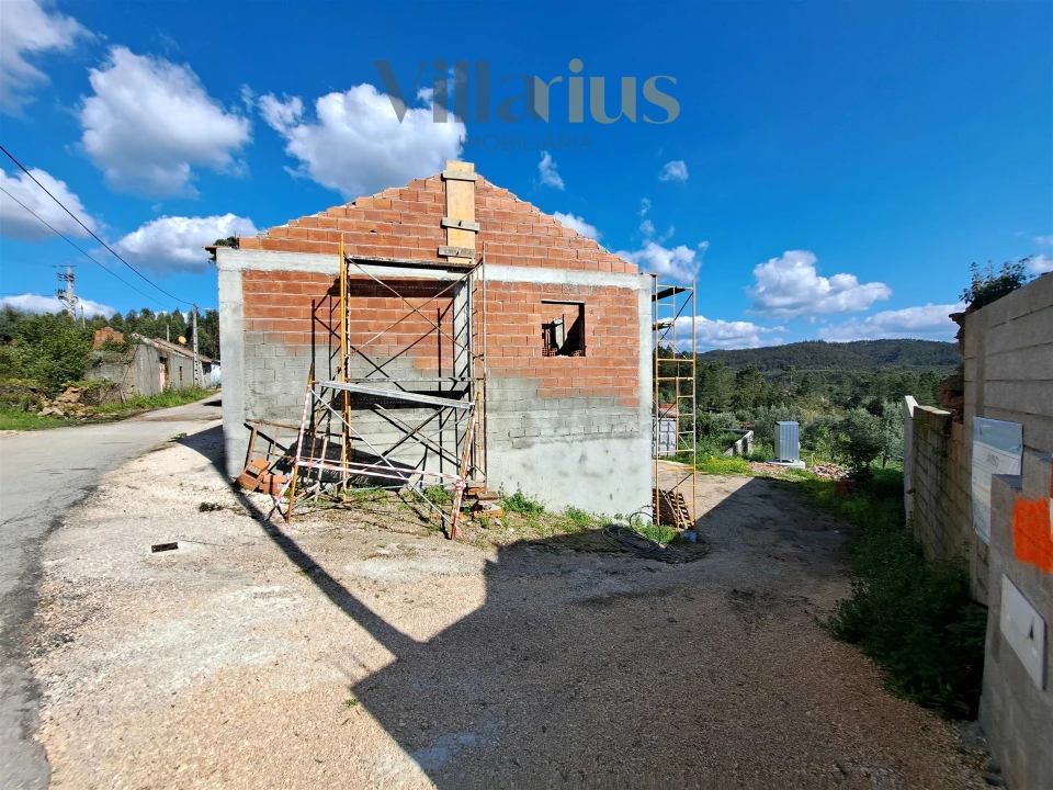 Moradia T3 para Venda em Olalhas Foto 8