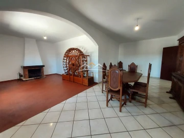 Moradia T4 para Venda em Madalena e Beselga
