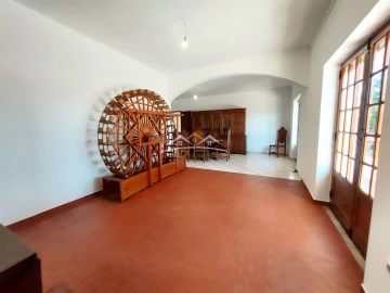 Moradia T4 para Venda em Madalena e Beselga