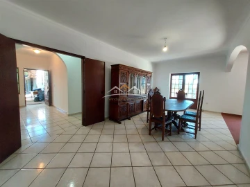 Moradia T4 para Venda em Madalena e Beselga
