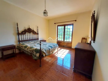 Moradia T4 para Venda em Madalena e Beselga