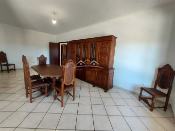 Moradia T4 para Venda em Madalena e Beselga