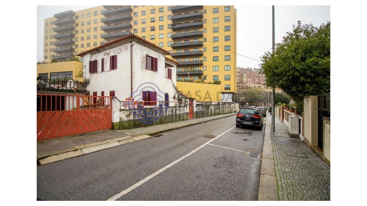 Moradia T6 para Venda em Mafamude e Vilar do Paraíso Foto 1
