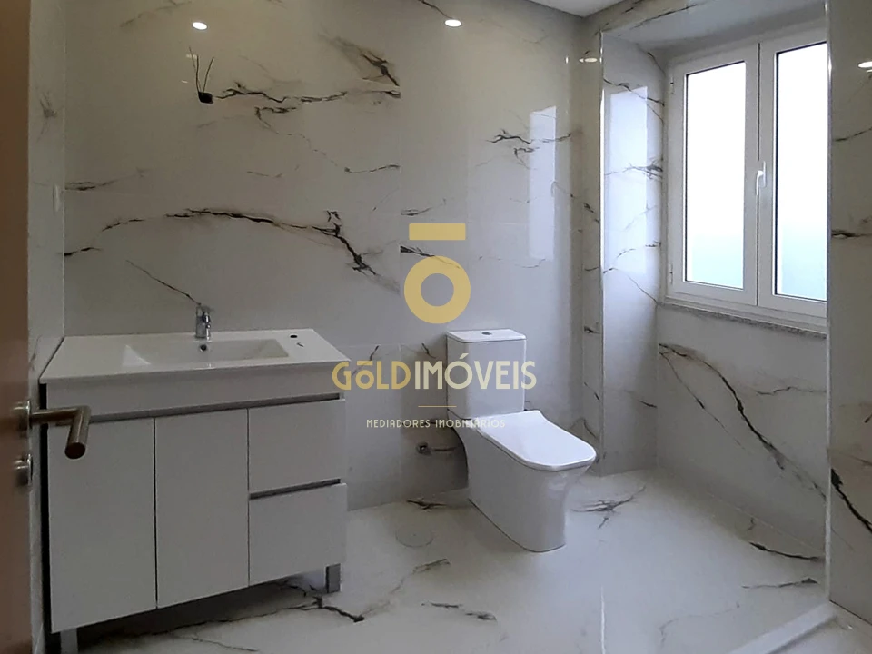 Moradia T3 para Venda em Pinheiro da Bemposta, Travanca e Palmaz Foto 4