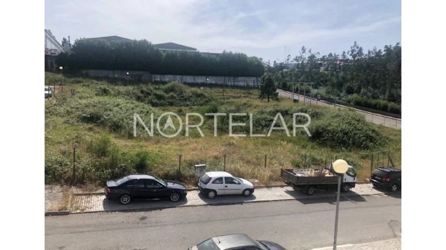 Terreno para Venda em Esmeriz e Cabeçudos Foto 1