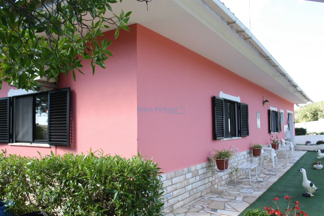 Moradia T3 para Venda em Santa Barbara de Nexe Foto 24