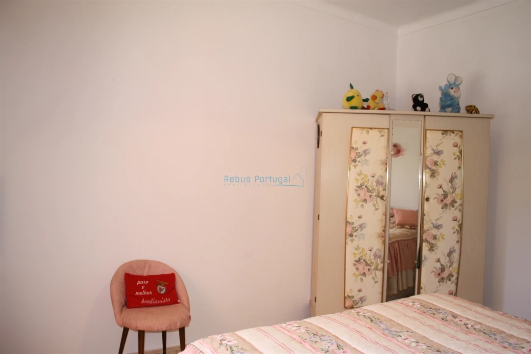 Moradia T3 para Venda em Santa Barbara de Nexe Foto 8