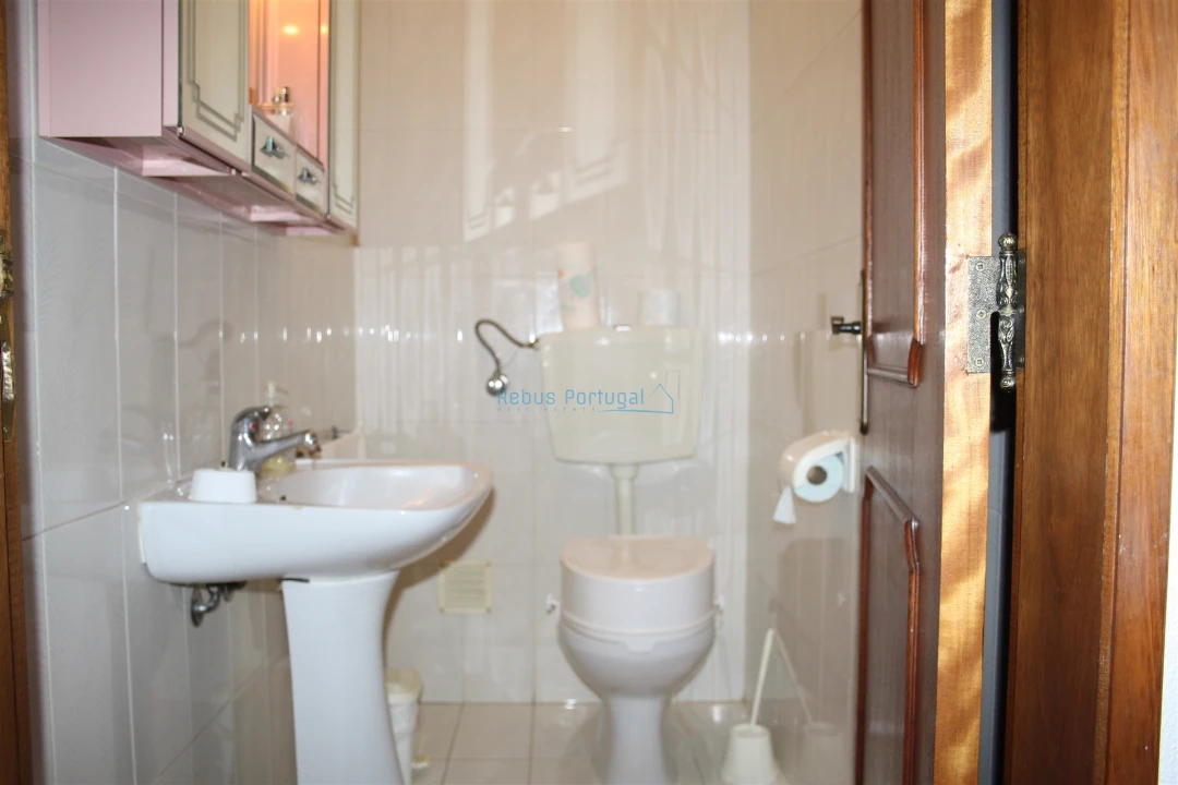 Moradia T3 para Venda em Santa Barbara de Nexe Foto 16