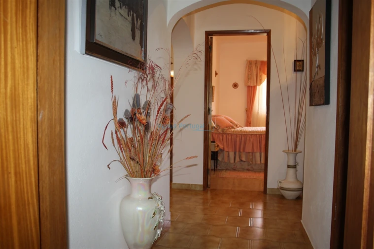 Moradia T3 para Venda em Santa Barbara de Nexe Foto 4