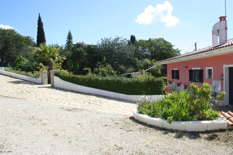 Moradia T3 para Venda em Santa Barbara de Nexe Foto 26