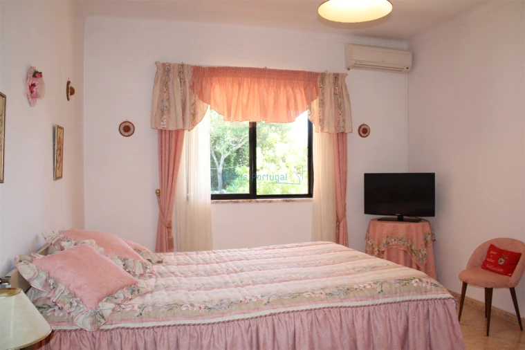 Moradia T3 para Venda em Santa Barbara de Nexe Foto 7