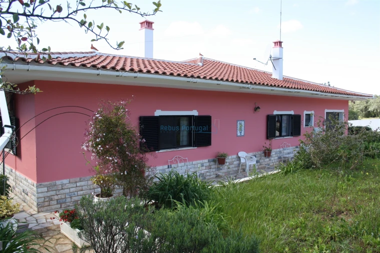 Moradia T3 para Venda em Santa Barbara de Nexe Foto 25