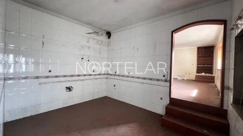 Moradia T8 para Venda em Bougado (São Martinho e Santiago)