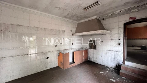 Moradia T8 para Venda em Bougado (São Martinho e Santiago)