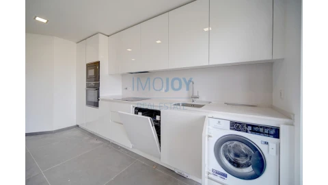 Apartamento T3 para Venda em Carcavelos e Parede