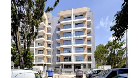 Apartamento T3 para Venda em Carcavelos e Parede