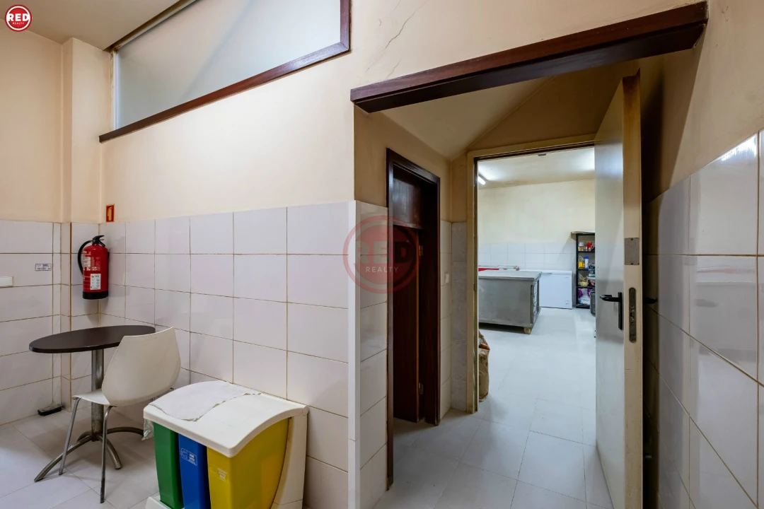 Loja para Venda em Mafamude e Vilar do Paraíso Foto 8