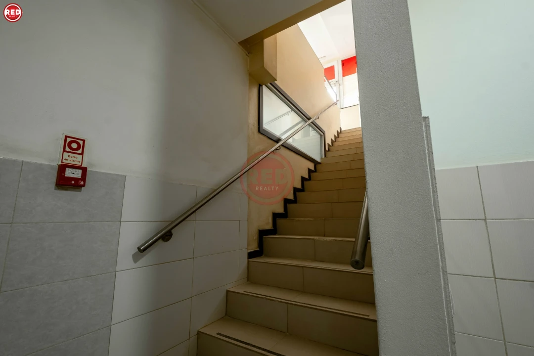 Loja para Venda em Mafamude e Vilar do Paraíso Foto 7