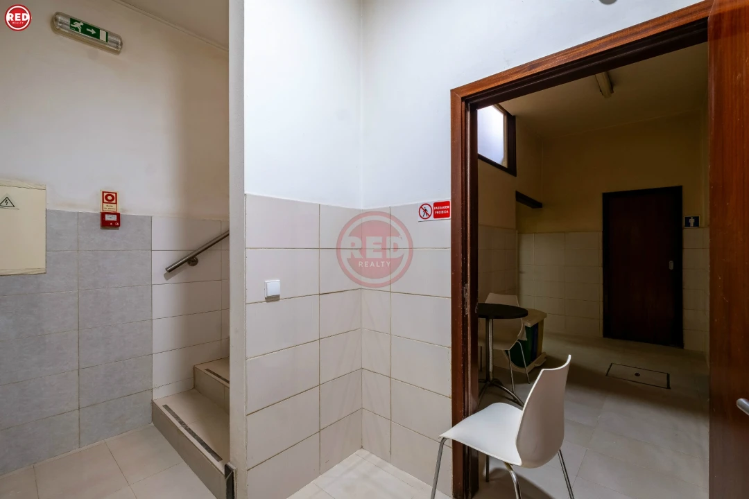 Loja para Venda em Mafamude e Vilar do Paraíso Foto 5