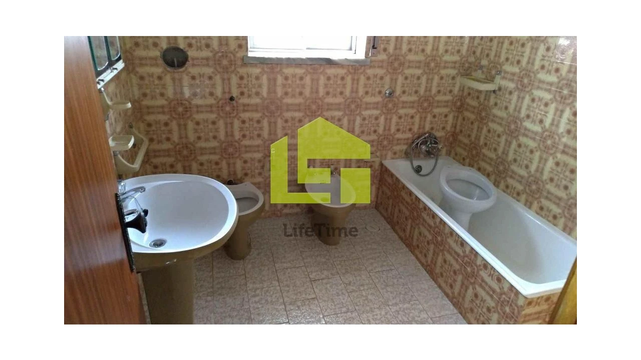 Moradia T5 para Venda em Montalvo Foto 8