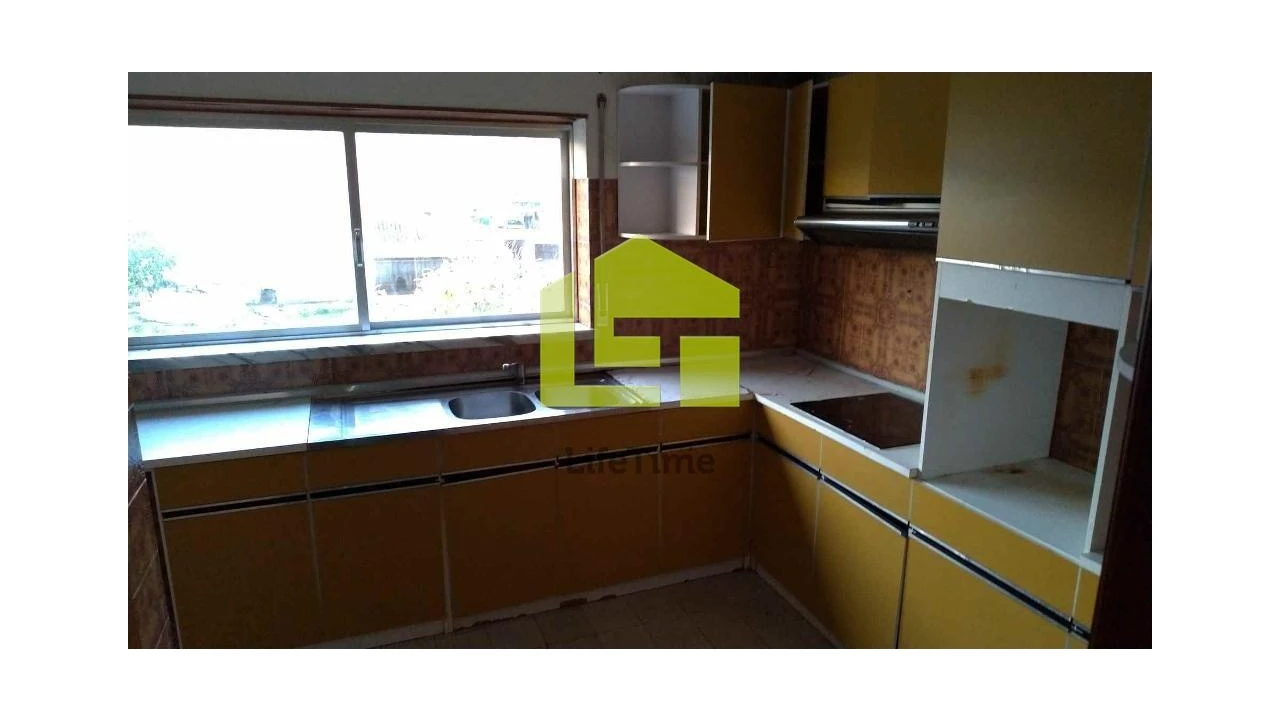 Moradia T5 para Venda em Montalvo Foto 6