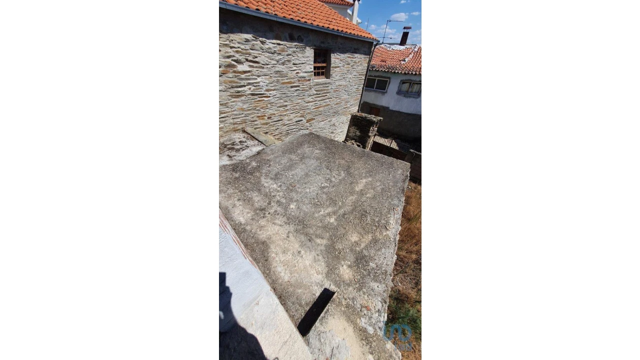 Moradia T3 para Venda em Açoreira Foto 9