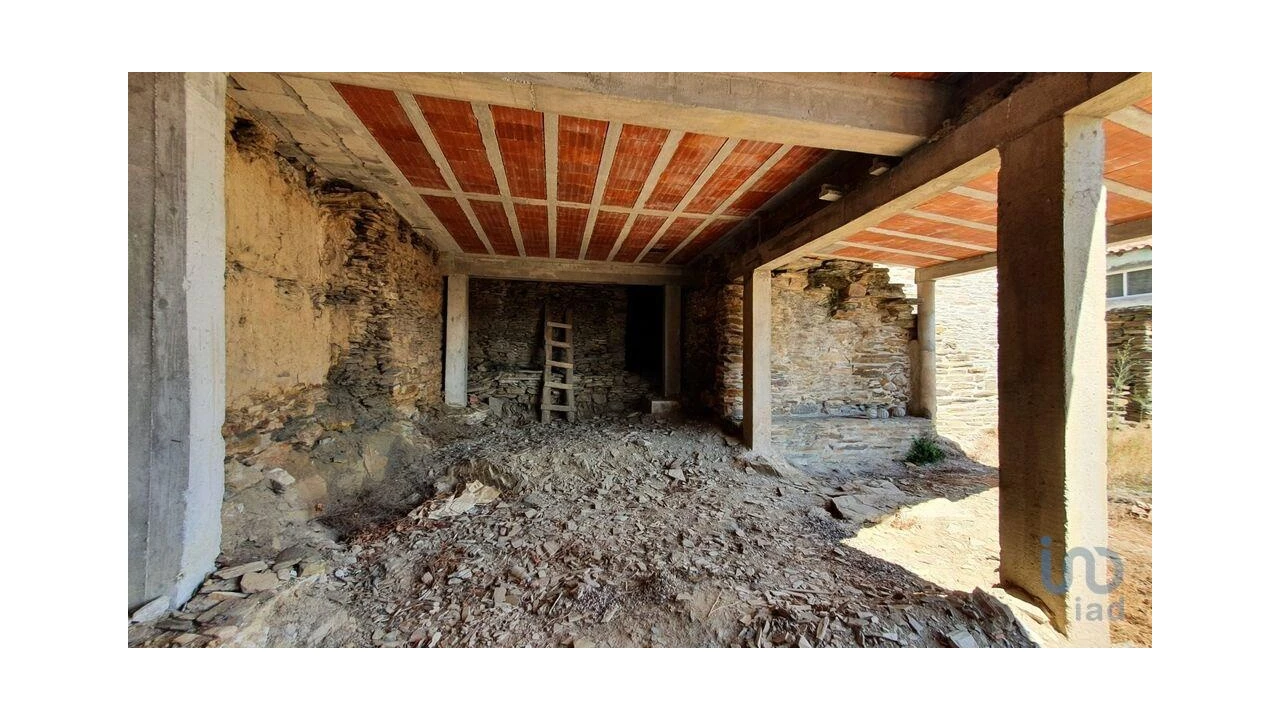 Moradia T3 para Venda em Açoreira Foto 7