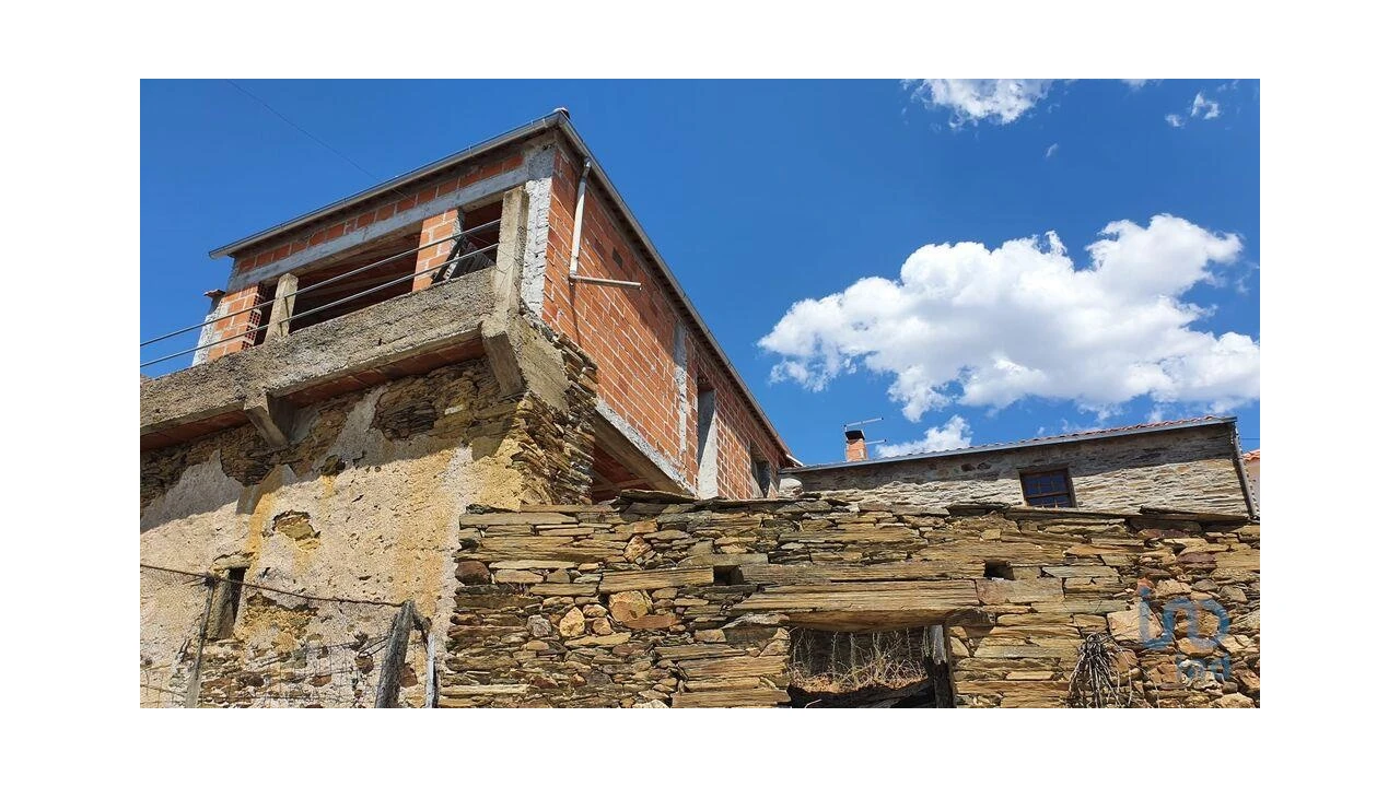 Moradia T3 para Venda em Açoreira Foto 11