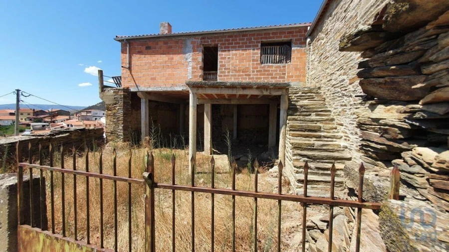 Moradia T3 para Venda em Açoreira Foto 15