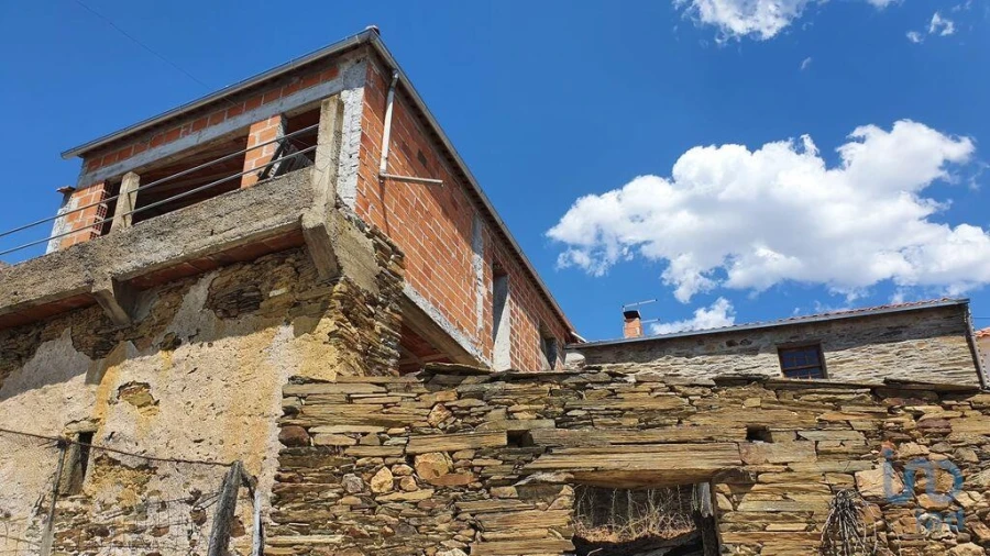 Moradia T3 para Venda em Açoreira Foto 11