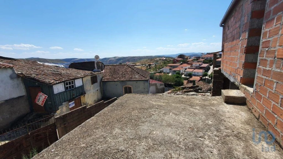 Moradia T3 para Venda em Açoreira Foto 6