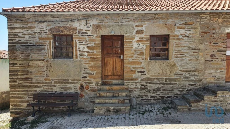 Moradia T3 para Venda em Açoreira Foto 2