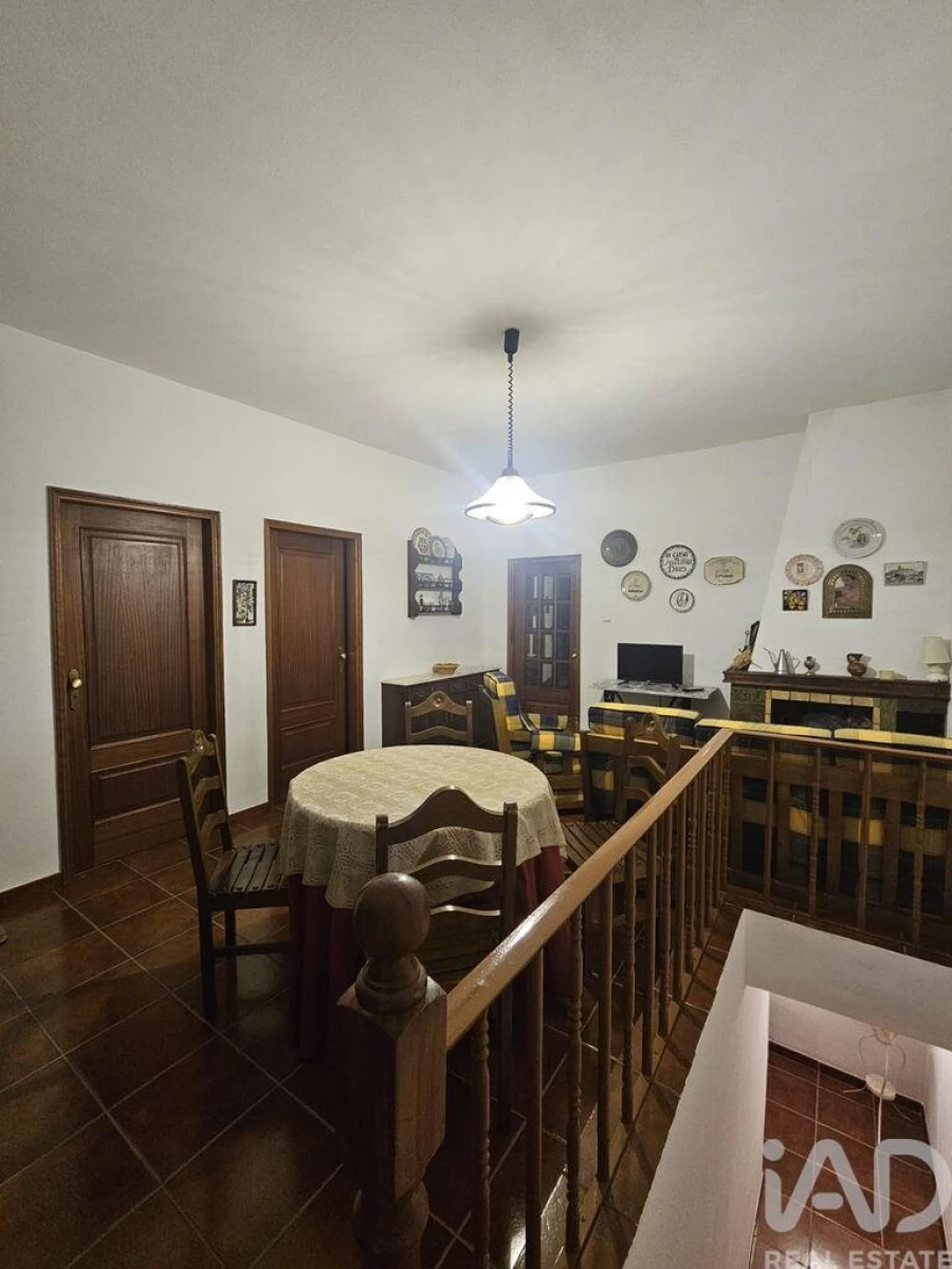 Moradia T3 para Venda em Açoreira Foto 18