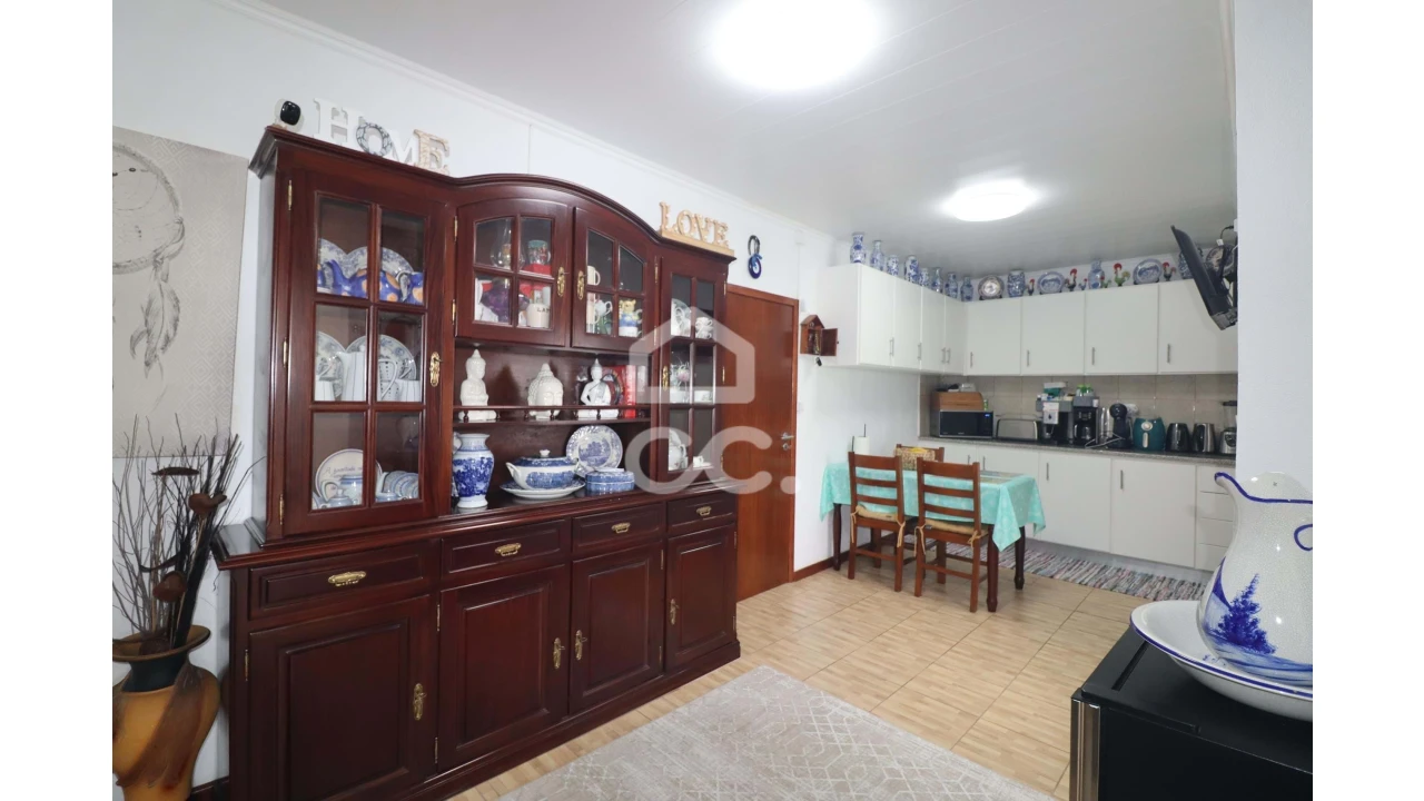 Moradia T3 para Venda em Povoação Foto 5