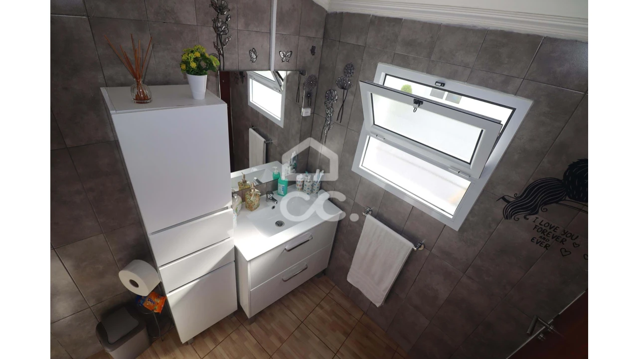 Moradia T3 para Venda em Povoação Foto 13