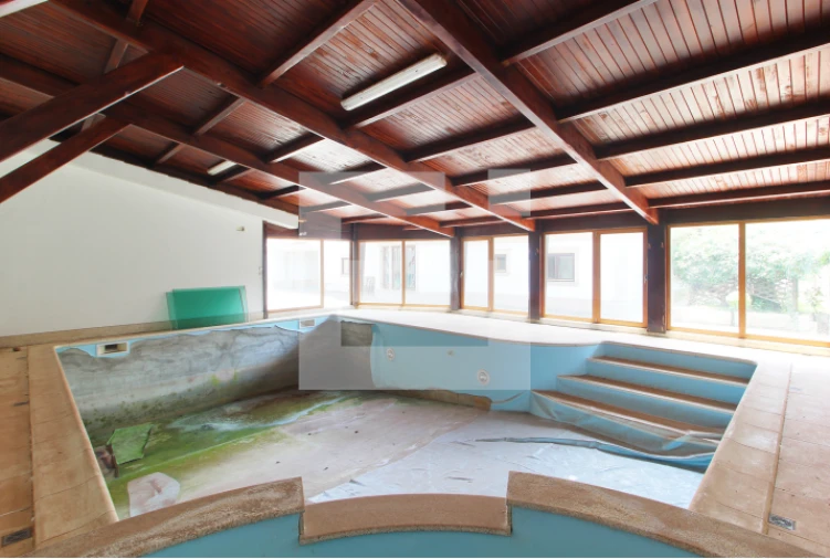 Moradia T6 para Arrendamento em Sobrosa Foto 21