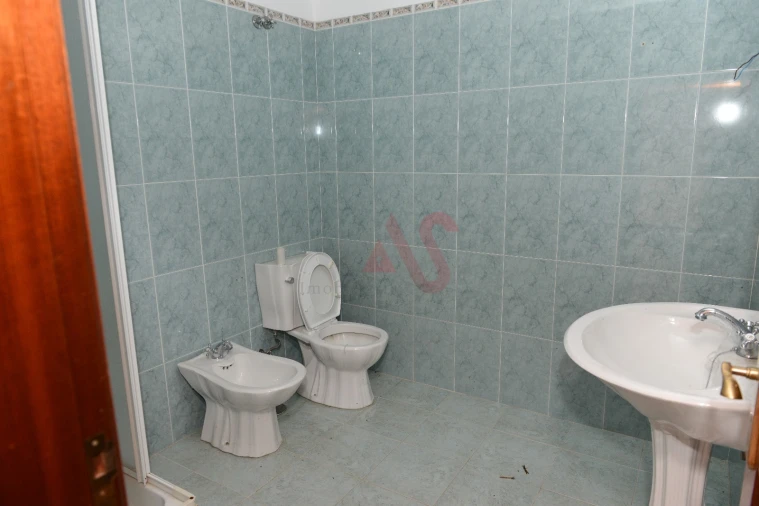 Moradia T6 para Venda em Gemieira Foto 11