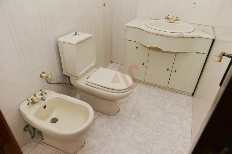 Moradia T6 para Venda em Gemieira Foto 14