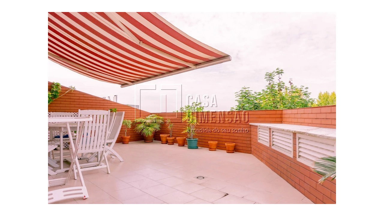 Apartamento T2 para Venda em Venteira Foto 3